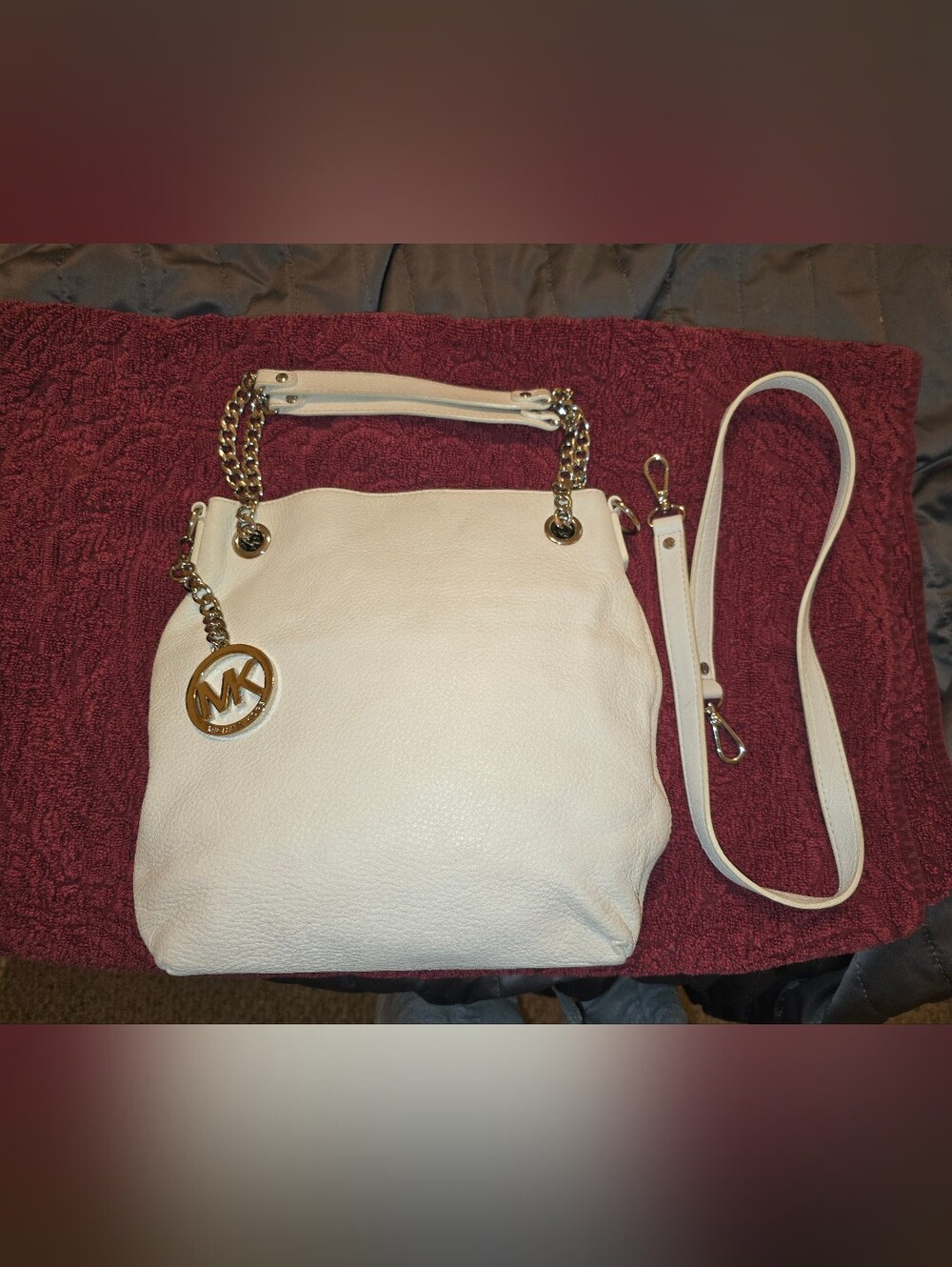 Michael Kors Jet Set White Pebbled Leather Shoulder Bag w/ Silver Chain